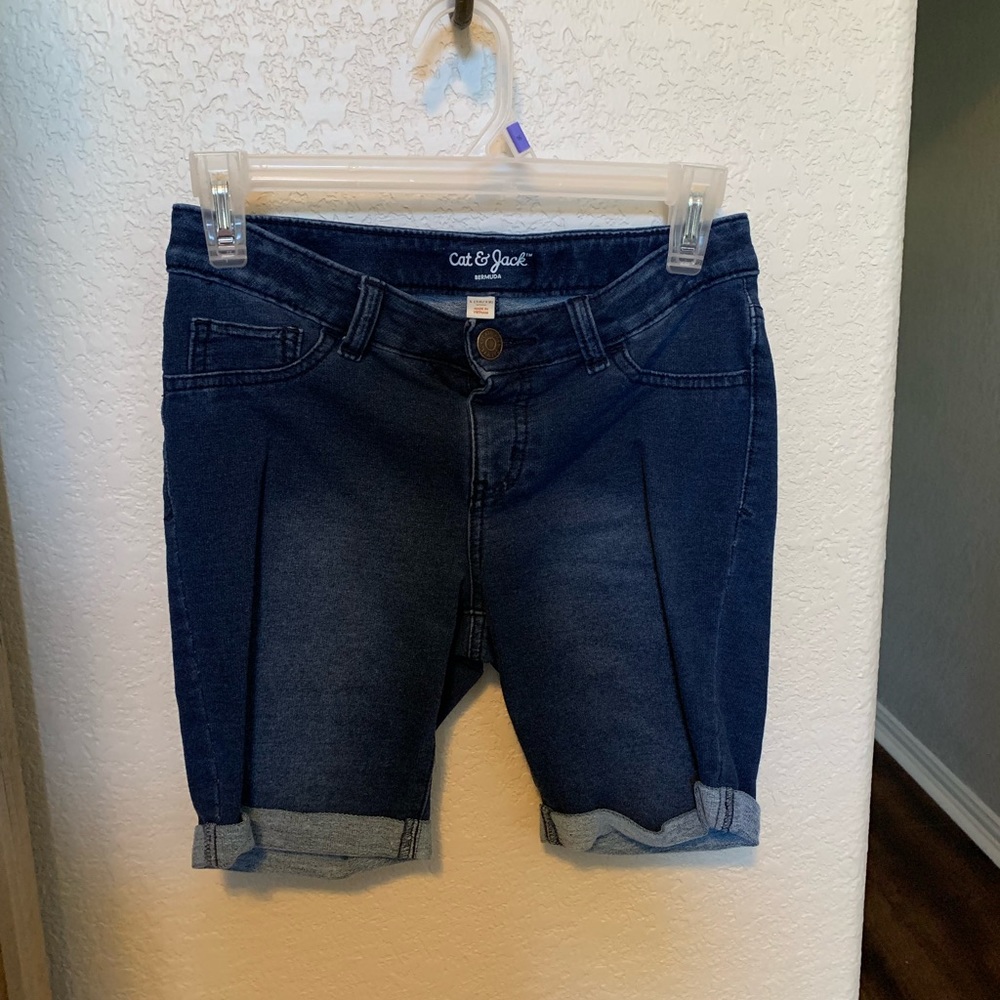 Soft jersey fabric Bermuda shorts. Good condition